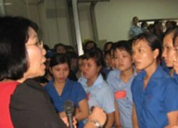 Bị trừ thưởng tết vô lý, công nhân ngừng việc