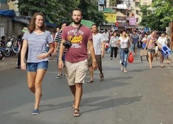 "Nhịp đập" giao thông hối hả trở lại ngay sau khi lễ diễu binh kết thúc