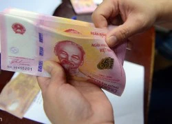 Người dân Hà Nội ngày đầu mua tiền lưu niệm 100 đồng