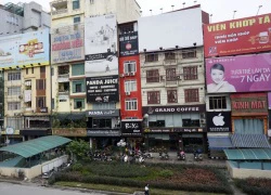 Biển quảng cáo "khủng" tiềm ẩn hiểm họa cháy giăng khắp Hà Nội