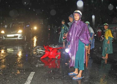 Tài xế bỏ trốn sau ta.i nạ.n liên hoàn làm 2 người thương vong