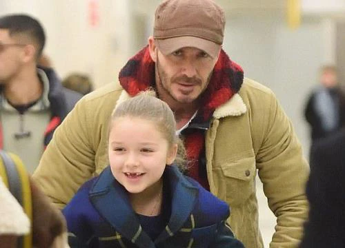 Đáng yêu như nhóc Harper Beckham mất 2 răng cửa vẫn cười tươi rói