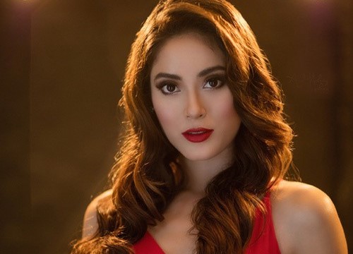 Sắc đẹp lộng lẫy của thí sinh Hoa hậu Thế giới bị loại khỏi Top 5 khiến khán giả bức xúc với ban tổ chức