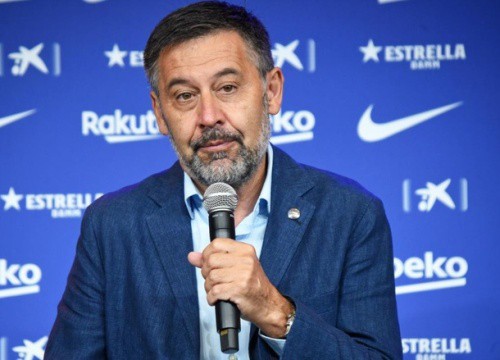 Chủ tịch Barca: 'Họ xúc phạm gia đình tôi'