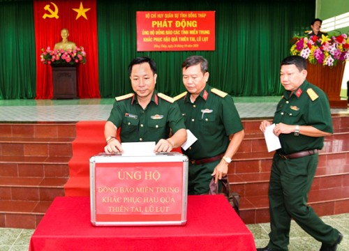 Người dân Đồng Tháp hướng về đồng bào lũ lụt miền Trung