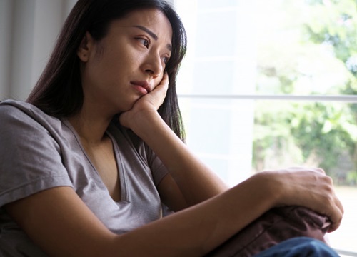 Phát hiện chồng lén lút gửi cho mẹ vợ 50 triệu, tôi trách móc mẹ không thương các con nghèo, ai ngờ bà tiết lộ bí mật khiến tôi sốc óc