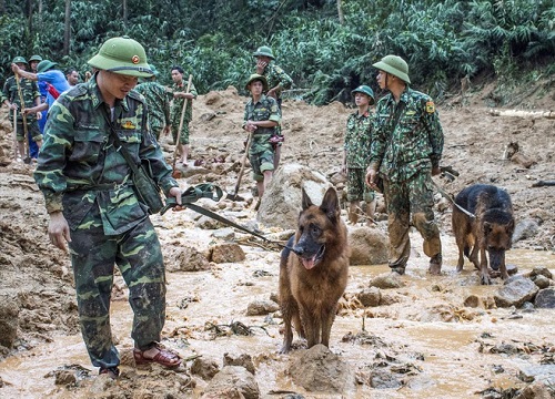 Bài thơ "Gọi tìm đồng đội" viết về 13 cán bộ, chiến sĩ gặp nạn trên đường đi cứu hộ thủy điện Rào Trăng 3 gây xúc động mạnh