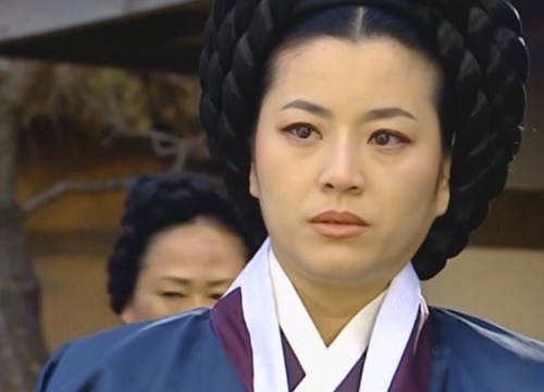 Mama Chuê phim 'Nàng Dae Jang Geum' bây giờ ra sao sau scandal thao túng giá cổ phiếu?