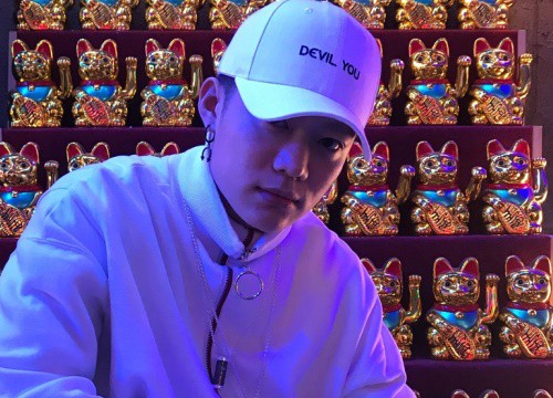 Vì sao rapper số một Trung Quốc bị đuổi khỏi bar và tẩy chay?