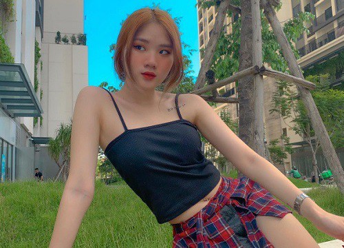 Hot girl nghiện diện quần khoét bạo khoe mông, có khi vén váy cao lộ hết nội y