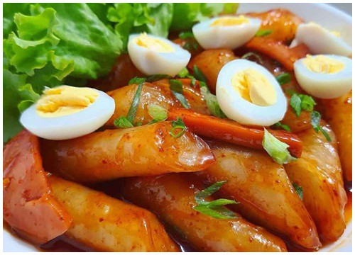 Thử tài làm bánh gạo cay Hàn Quốc từ bánh tráng siêu nhanh chỉ 20 phút