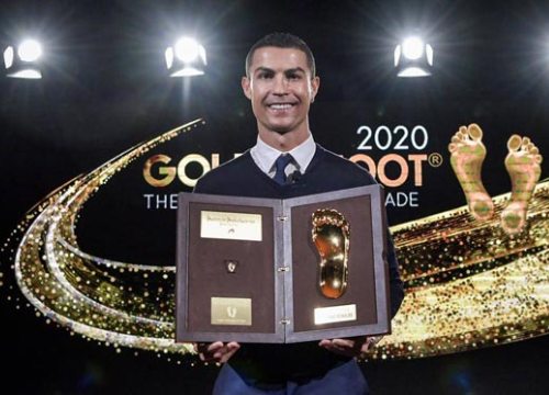 Tin mới nhất bóng đá sáng 21/12: Ronaldo khoe nhận giải "Bàn chân Vàng"