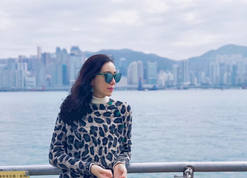 Gái xinh khoe mẹ hồi trẻ đẹp như minh tinh, dân mạng nức nở: Cả nhà có gen mỹ nhân thích quá nhỉ?