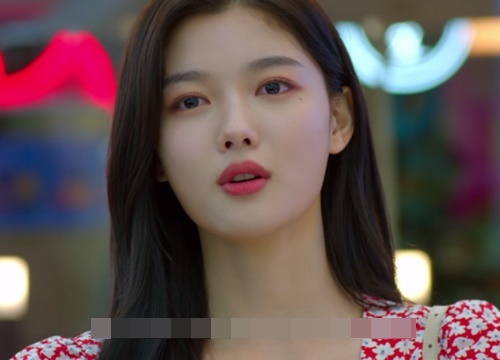 Những lần 'nhọ' của Kim Yoo Jung: đóng chung với Park Bo Gum thì bị tuýt còi, 'nên đôi' với Ji Chang Wook thì bị chê phản cảm