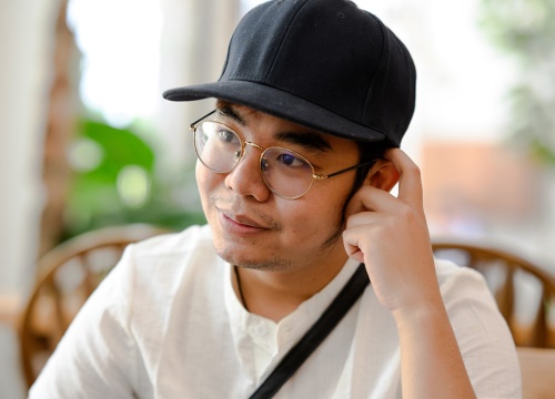 Bé Châu ở tuổi 23: 'Tôi làm nhân viên quán bar để mưu sinh'