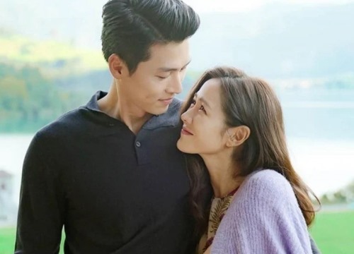Liên tục bị dân tình soi ra động thái "đáng ngờ" trong 3 ngày gần nhau, phải chăng Hyun Bin - Son Ye Jin đang "ngấm ngầm" công khai quan hệ?