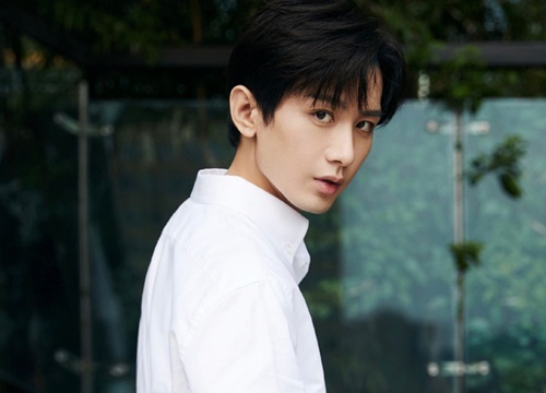 Lộ cảnh Thành Nghị hôn sâu Trương Dư Hi, fan chả thấy ngọt còn đòi nghỉ "ship" vì sợ "lật thuyền" như Lưu Ly