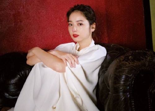 'Mỹ nhân đẹp nhất Nhật Bản' tái xuất sau scandal chồng ngoại tình