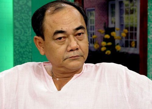NSND Việt Anh: "Là tiến sĩ mà gọi nghệ sĩ là bọn nó, con này?"