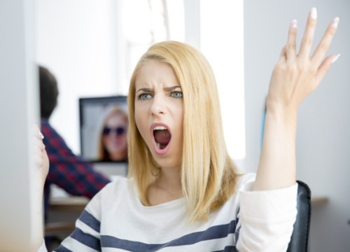 Bắt tại trận vợ và bạn thân nhất ngoại tình, người đàn ông làm điều khiến vợ xấu hổ đến tận cùng