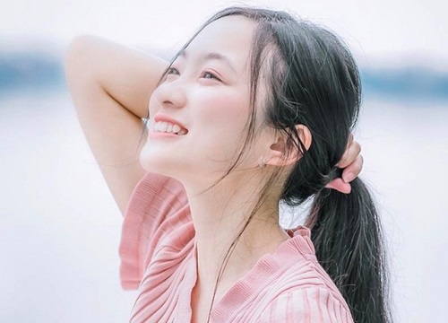 Khoe ảnh gợi cảm xinh như hot girl, cô giáo dạy Toán online khiến CĐM trầm trồ, rủ nhau tìm lớp nhập học