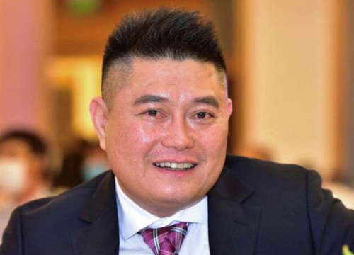Lùm xùm của Hồ Văn Cường chưa giải quyết xong, Bầu Thụy lại có phản ứng với drama của 1 đại gia "máu mặt"