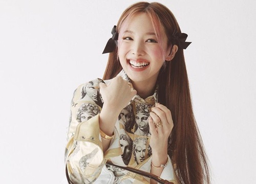 Hoảng hồn vì style makeup của Nayeon (Twice): Dọa ma với má cà chua nhưng lại tối giản 1 điều quan trọng