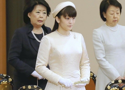Loạt ảnh xinh đẹp của công chúa Mako: Thuần khiết mà quý phái