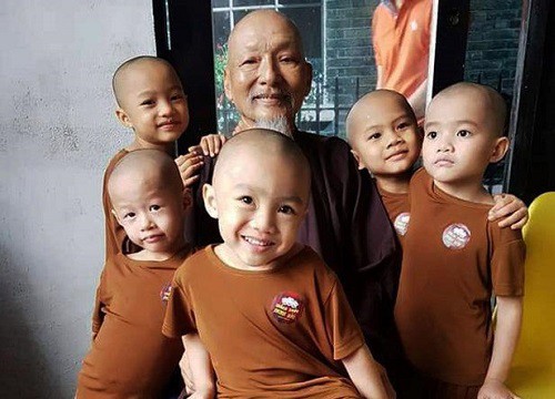 Xôn xao clip chú tiểu Tịnh thất Bồng Lai "lỡ" gọi mẹ liền bị che miệng