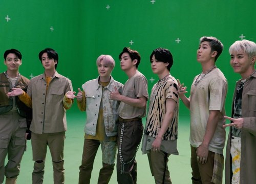 Nhìn thành tích album như chơi cầu trượt của Coldplay tại Mỹ, bảo BTS "gánh gãy lưng" cấm cãi