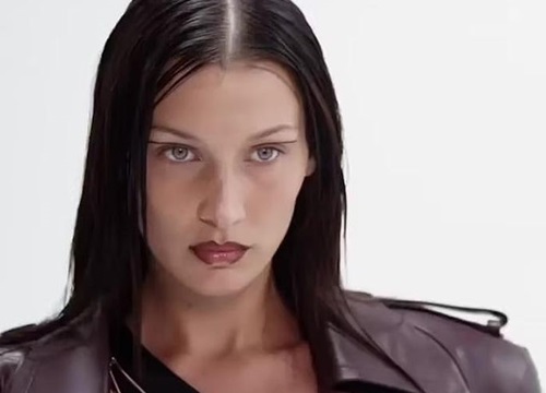 Siêu mẫu Bella Hadid khác lạ với mốt 'thả rông'