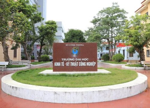 Vụ GV gạ nữ sinh "vào khách sạn" đổi tình lấy điểm: Web trường bất ngờ không thể truy cập