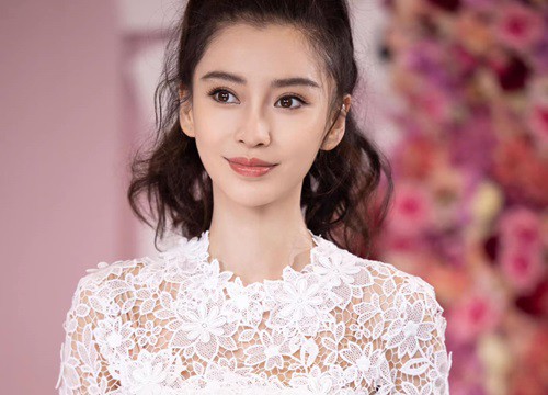 Sao Cbiz ở đâu trong Fashion Week mùa này?