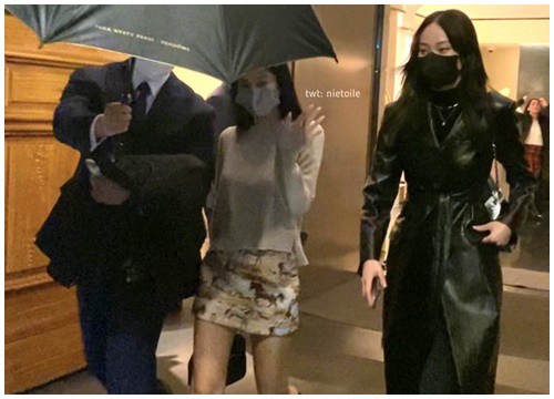 Jennie (BLACKPINK) diện đồ nửa kín nửa hở đi chơi ở Paris khiến netizen phát sốt