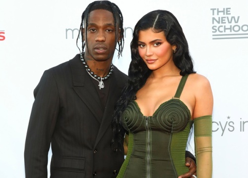 Kylie Jenner cãi nhau to đến mức "toang" với bạn trai giữa lúc mang thai, dân tình soi rõ bằng chứng ở MTV Awards?
