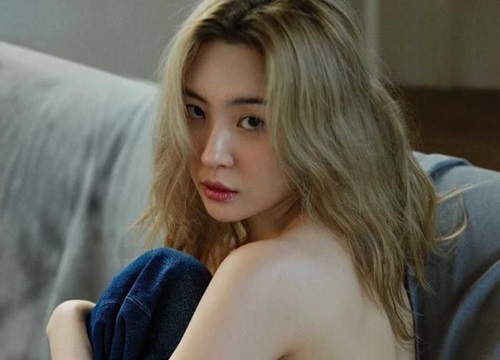 Những sao Hàn 'chơi lớn' cởi áo khoe ngực trần khiến người xem 'rớt tim'