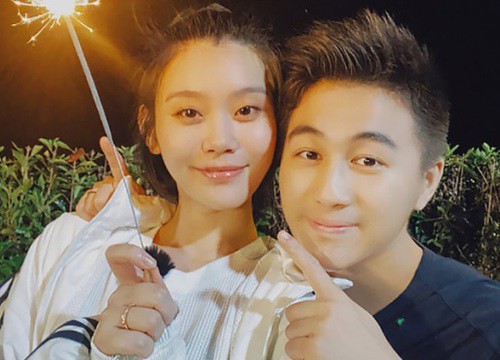 Siêu mẫu Ming Xi vừa hạ sinh bảo bối thứ 2 cho gia tộc trùm sòng bạc Macau, tên và giới tính của bé được anh họ hé lộ