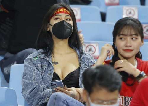 Danh tính nữ cổ động viên "mát mẻ" nhất sân Mỹ Đình: Con gái Tuyên Quang; thường đăng ảnh sexy