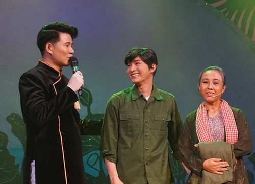 Phát hiện 3 F0 ngay trước khi đêm diễn mở màn, 1 NSƯT đã có pha "cứu nguy" đáng khâm phục!