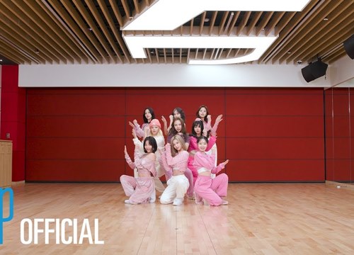 TWICE nổi tiếng nhảy đều tăm tắp, hoá ra mắc lỗi lớn là bị phạt nghìn đô nên ai cũng "rén"?