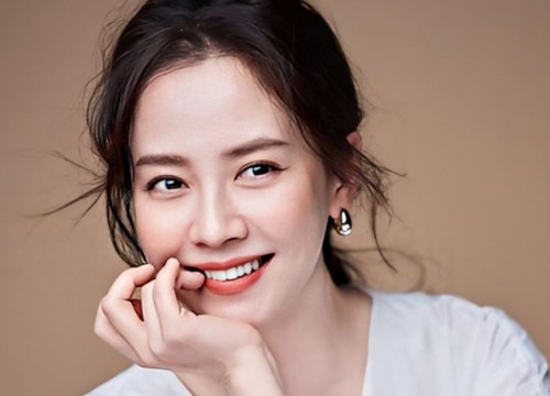 Song Ji Hyo bị chỉ trích, yêu cầu rời 'Running Man'