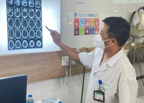 8 người ngộ độc rượu pha cồn công nghiệp, có trường hợp tử vong