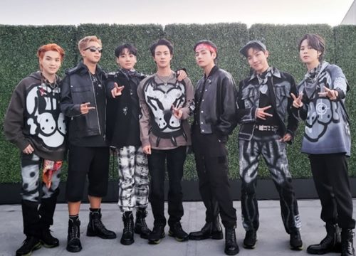 Dàn diễn viên 'Trò chơi con mực' là fan bự của BTS