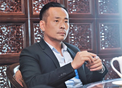 Đời tư ồn ào của tỷ phú Châu Trác Hoa trước khi bị bắt
