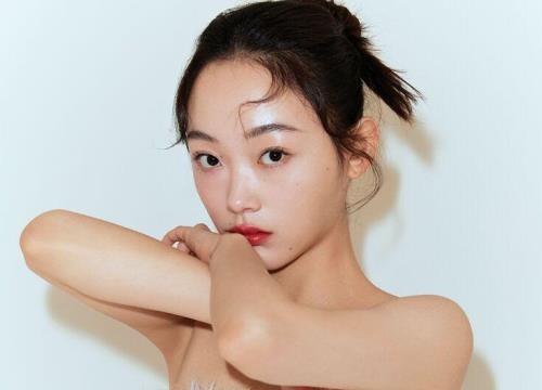 Nữ diễn viên 'Squid Game' Lee Yoo Mi phải làm shipper