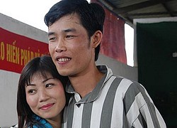 Hiep Ga - A popular comedian once, served 17 months in prison, a difficult marriage, changed his wife like a shirt