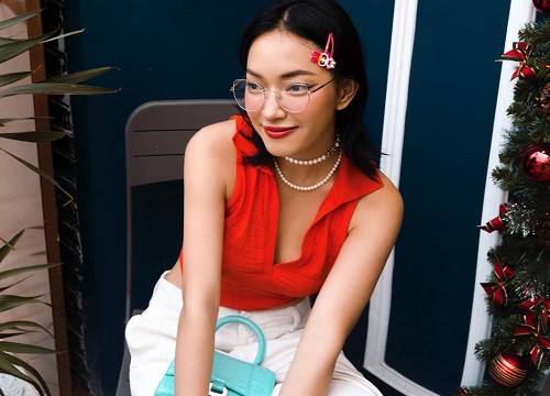 Hội gái xinh đại chiến Giáng Sinh: Dâu hào môn sexy hết sức, mẹ 1 con vẫn cực cháy nhờ thần thái "không đùa được đâu"