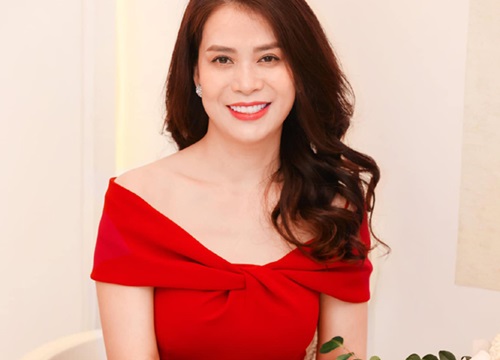 Vẻ ngoài tuổi U50 của bạn gái nghệ sĩ Chí Trung: Vóc dáng như gái đôi mươi, da dẻ trắng hồng