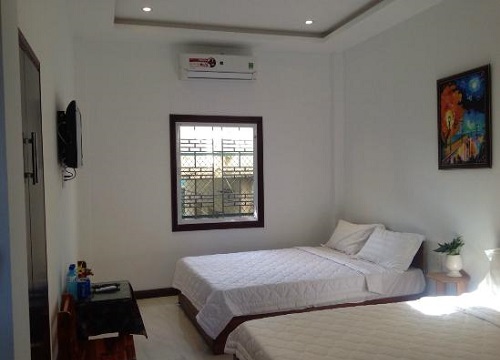 Bắt tại trận chồng cùng hội bạn "hú hí" gái lạ, vợ buông lời phũ về khả năng giường chiếu