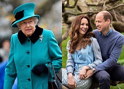 The Queen of England &quot;begged&quot; Prince William to stop doing one thing to his wife and 3 children to make the people support